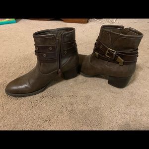 Women’s short boots